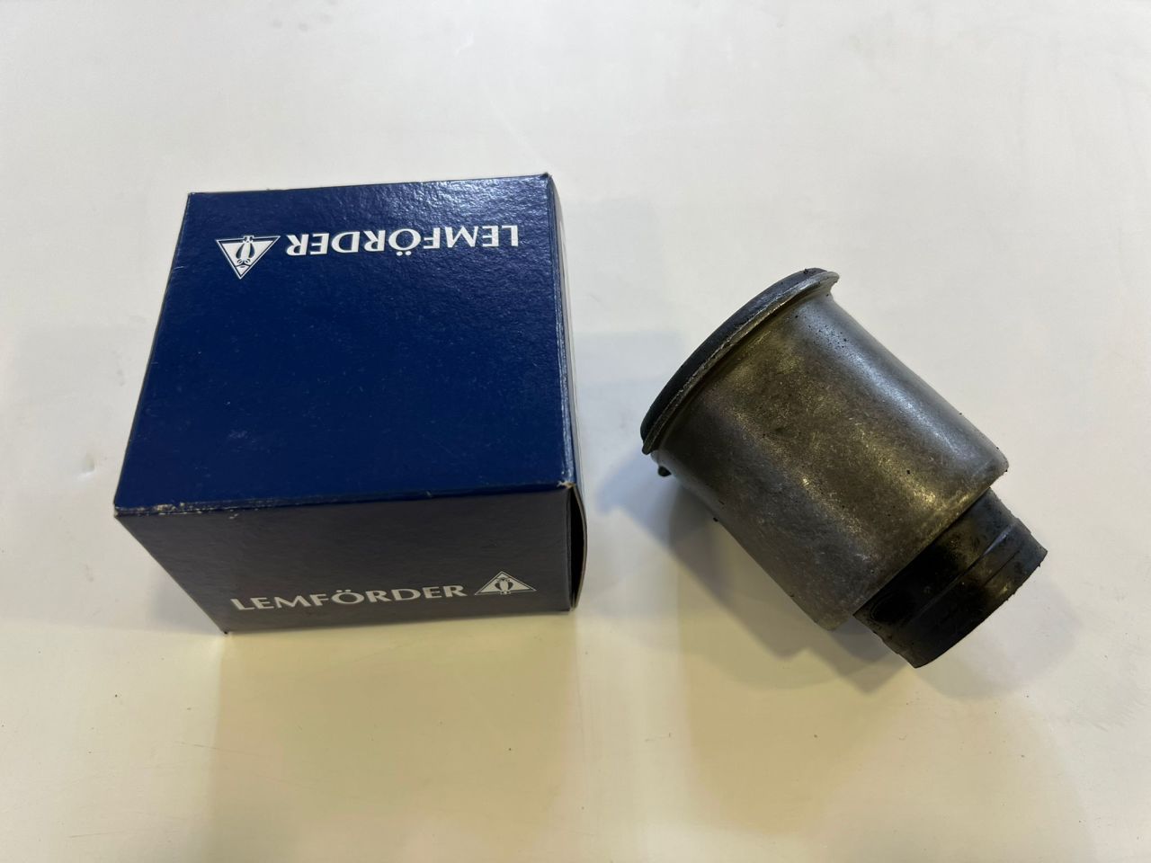 LR051585 RBX500311 Salıncak Burcu Lemförder