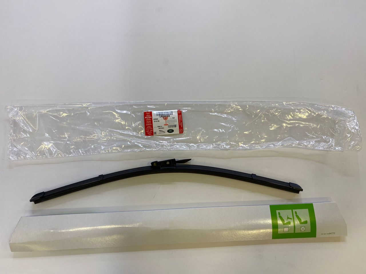 Freelander 2 Ön Cam Silgi Lastiği Sağ LR056308