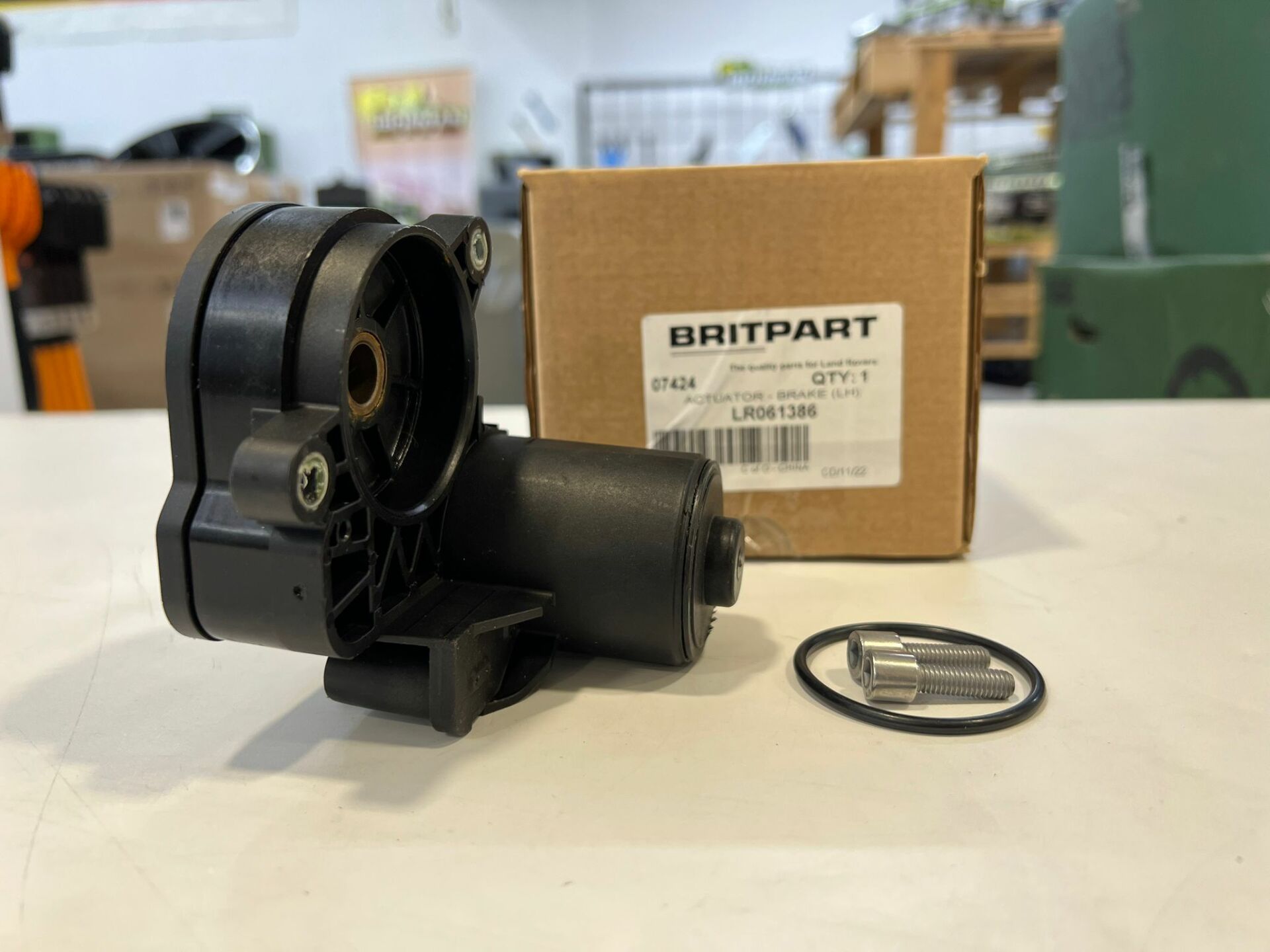 LR061386 T4N7523 Park Freni Sol ORIJINAL Range Rover Discovery