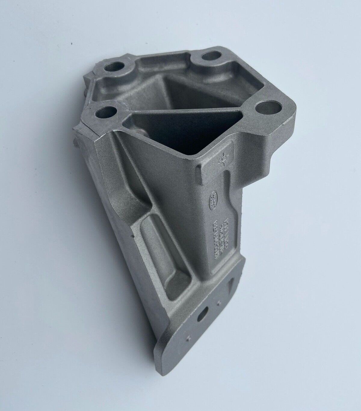 LR074105 LR007802 Motor Takoz Braketi