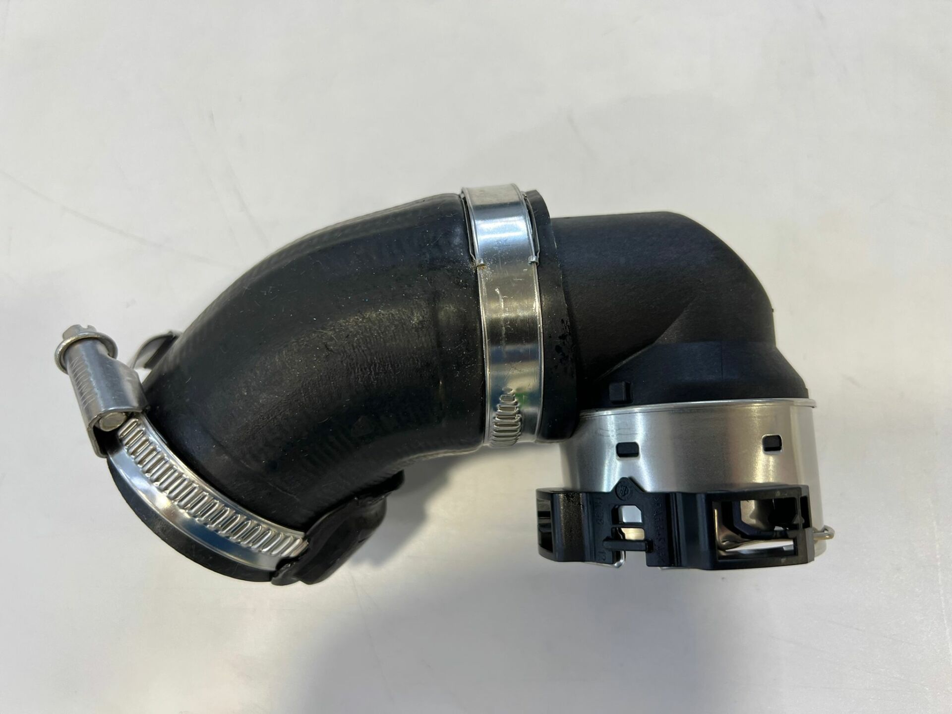 LR122696 T4A40977 Turbo Hortumu 3.0 Benzinli