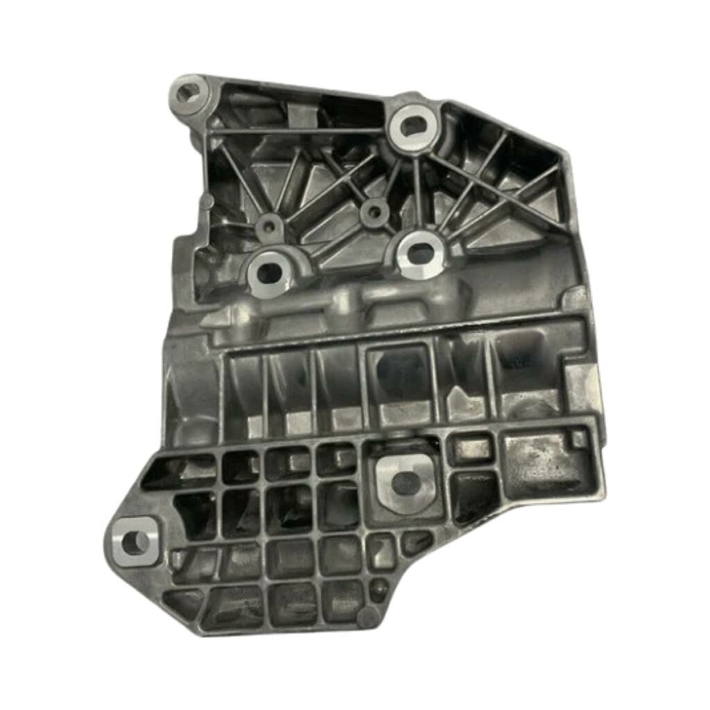 LR126450 J9C19665 Arazi Şanzıman Braketi