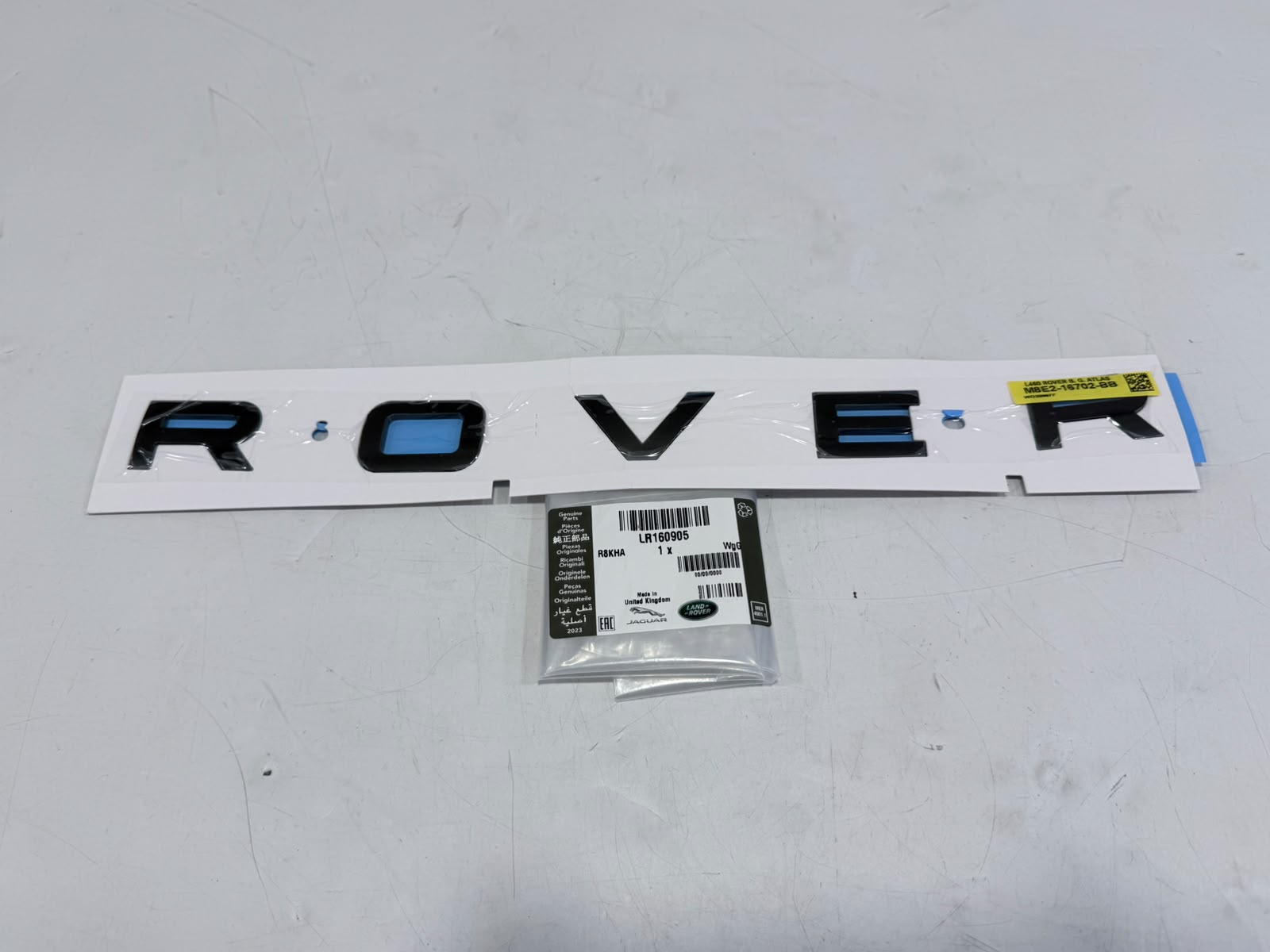 LR160905 Ön Kaput ROVER Yazısı Graphite Atlas