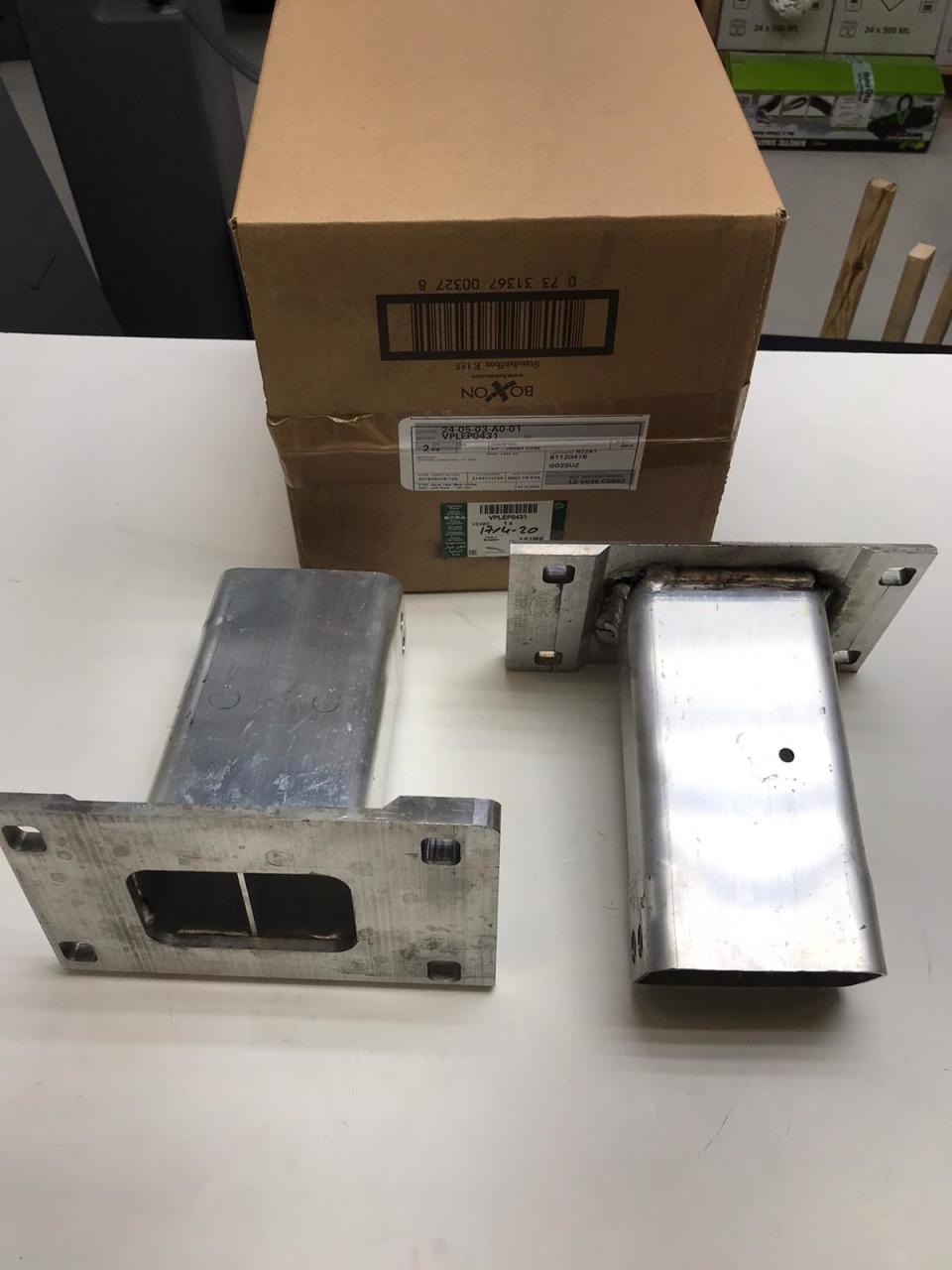 Yeni Defender Ön Koruma Demir Braketi VPLEP0431