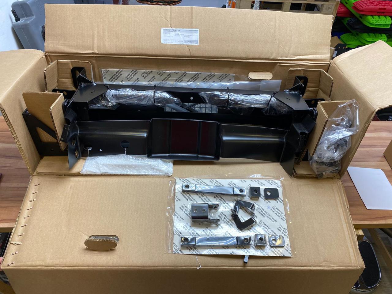 Yeni Defender Vinç Braketi VPLEP0490